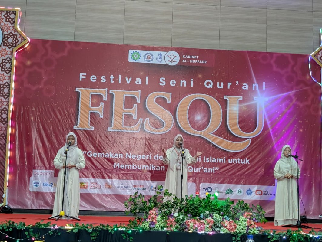 Delegasi STID Sirnarasa Tampil Memukau di Ajang Festival Seni Qurani UPTQ UIN Bandung 2025